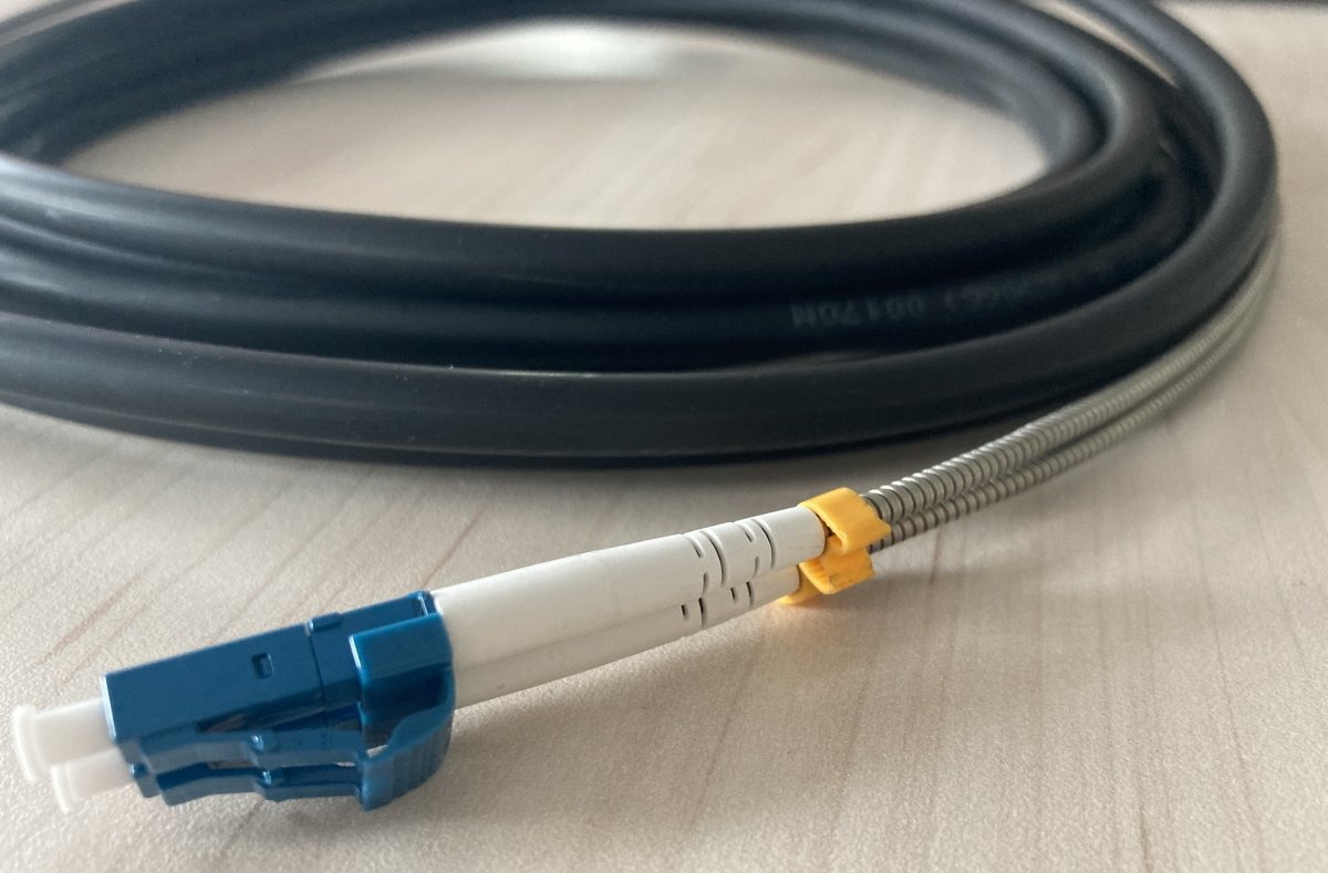 Masterlan AE fiber optic outdoor patch cord, LCupc/LCupc, Duplex, Singlemode 9/125, 10m